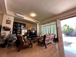 Stratton Green (D28), Terrace #568866851